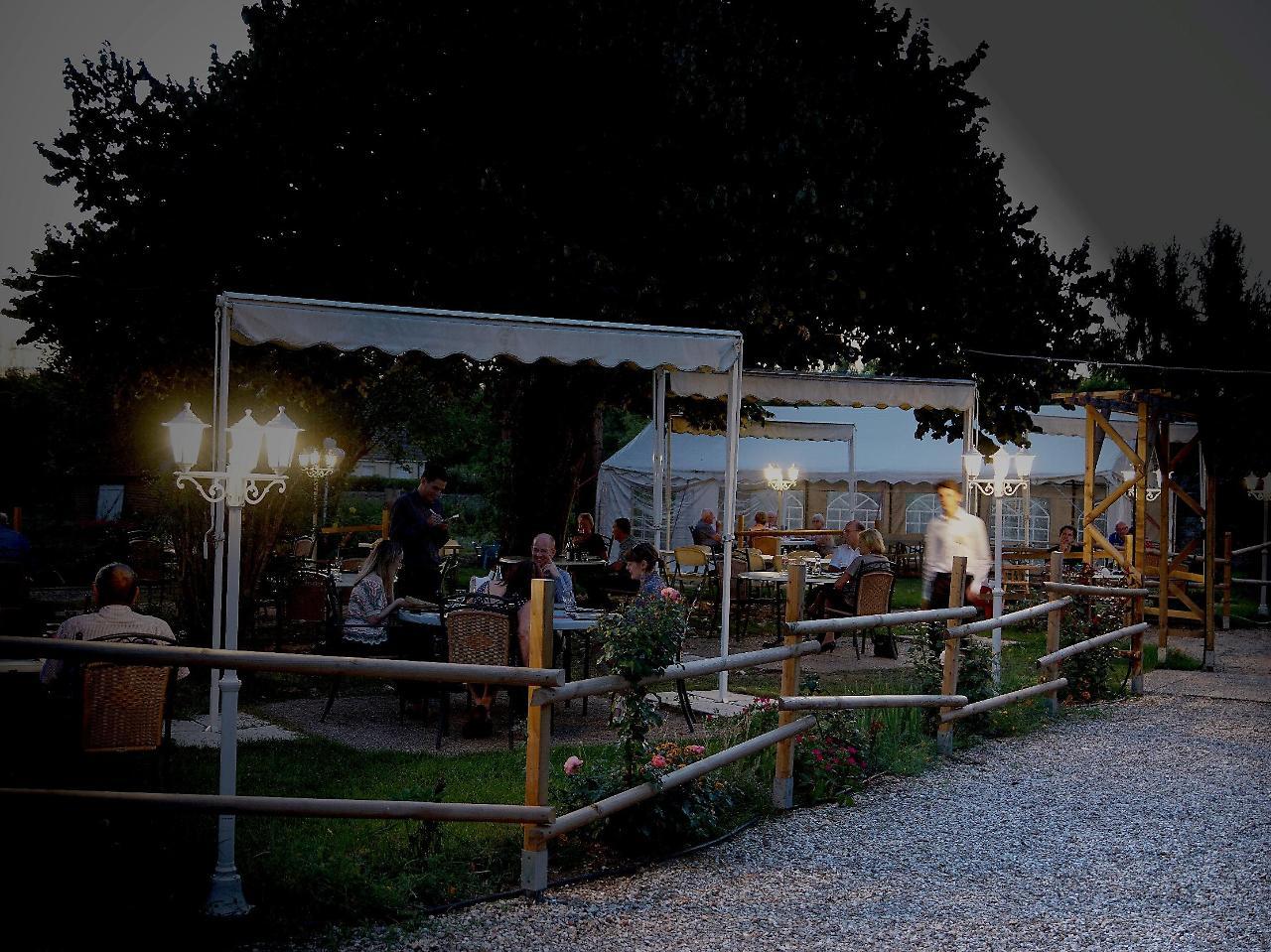 Hôtel Restaurant La Sauldraie Salbris Exterior foto