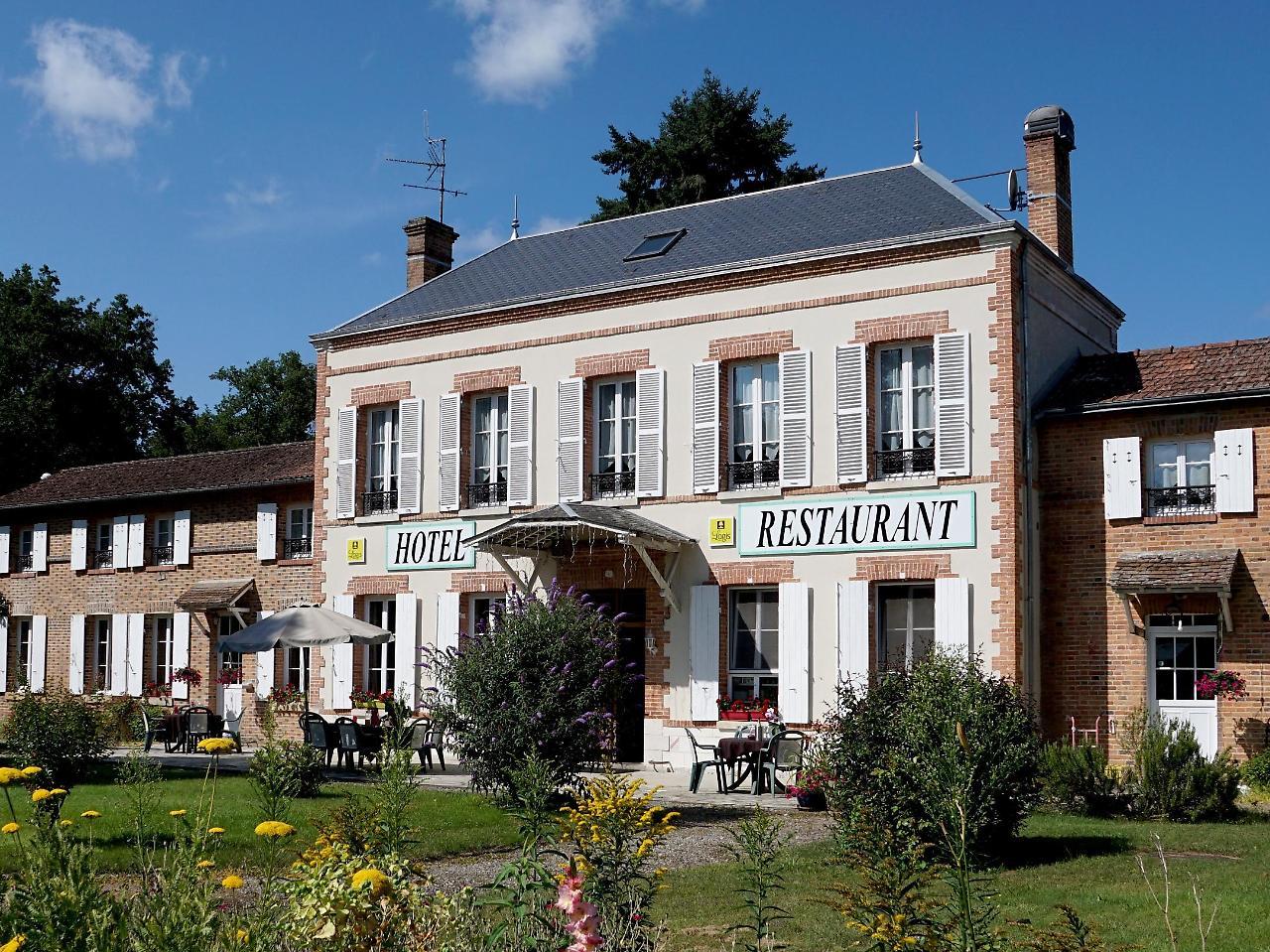 Hôtel Restaurant La Sauldraie Salbris Exterior foto