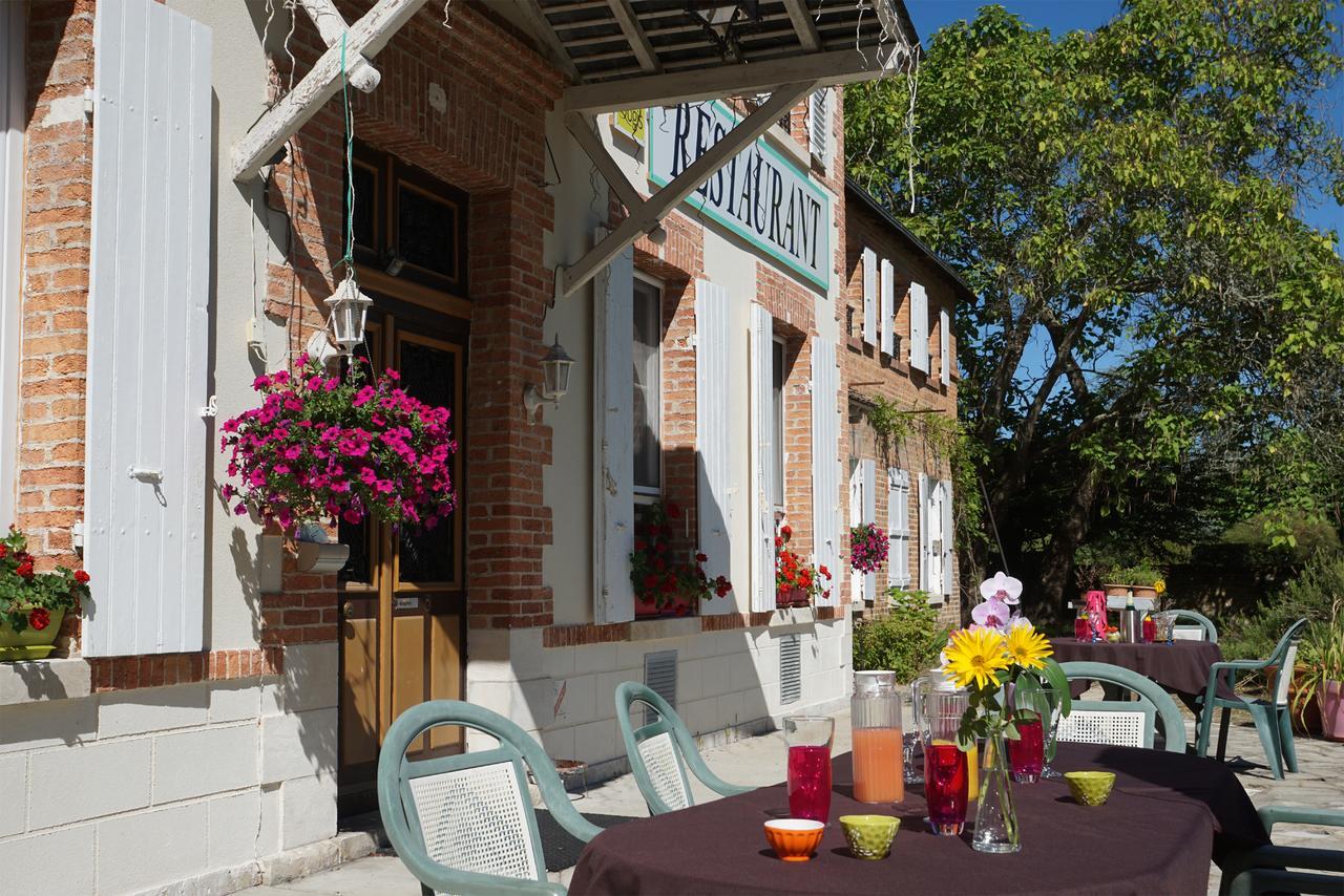 Hôtel Restaurant La Sauldraie Salbris Exterior foto